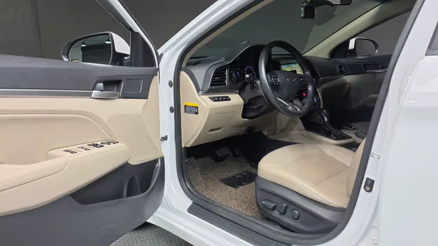 Hyundai Elantra (Avante)