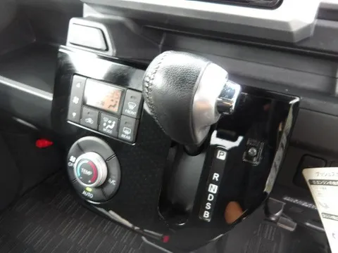 Toyota Pixis Mega