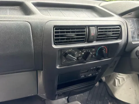 Nissan Clipper Van