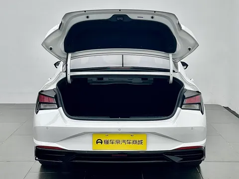 Hyundai Elantra (Avante)