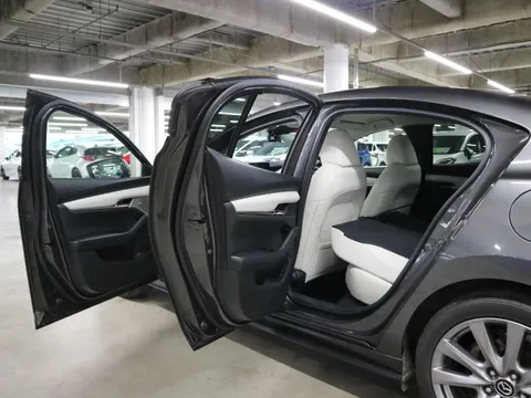 Mazda MAZDA3 Sedan