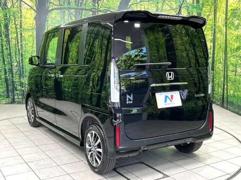 Honda N-BOX Custom