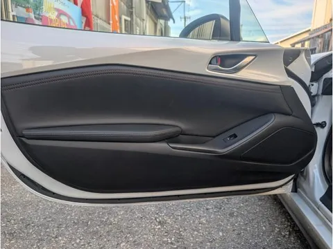 Mazda MX-5 (Roadster)