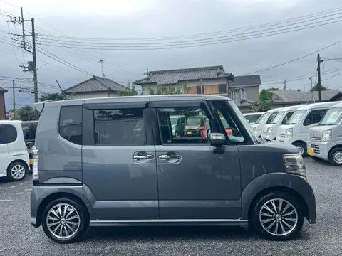 Honda N-BOX Custom
