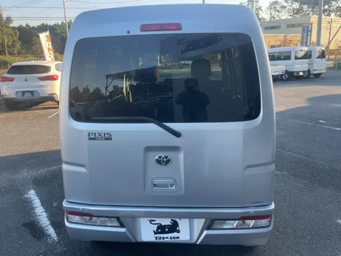 Toyota Pixis Van