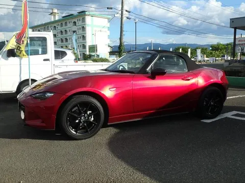 Mazda MX-5 (Roadster)