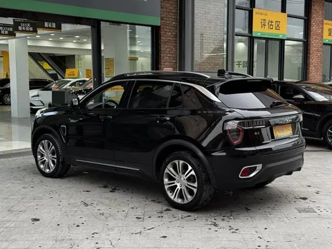 Lynk & Co 01