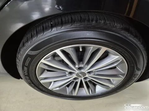 Genesis G90 (EQ900)