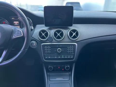 Mercedes-Benz Mercedes-Benz GLA