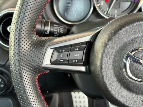 Mazda MX-5 (Roadster)