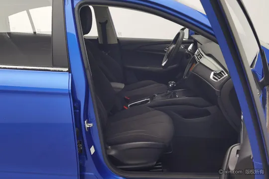 Roewe i5