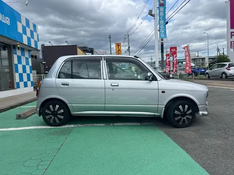 Daihatsu Mira Gino