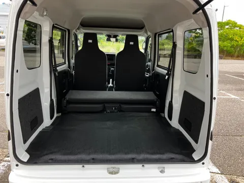 Nissan Clipper Van