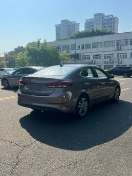 Hyundai Elantra (Avante)