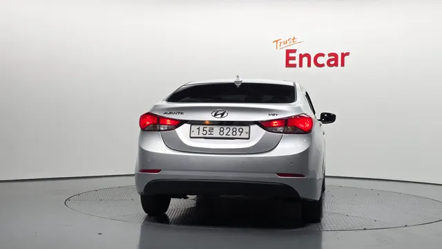 Hyundai Elantra (Avante)