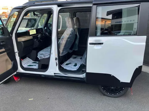 Mitsubishi Delica Mini