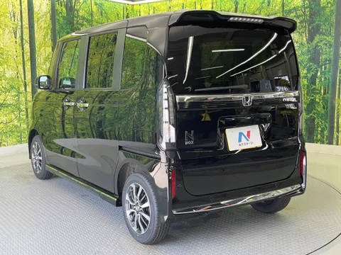 Honda N-BOX Custom