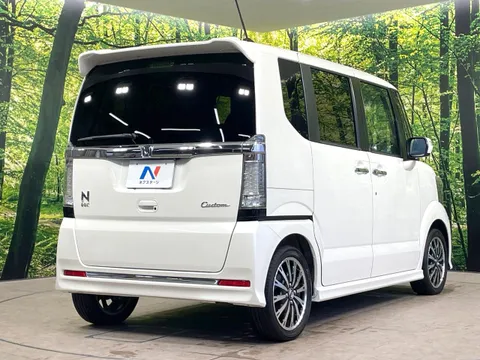 Honda N-BOX Custom