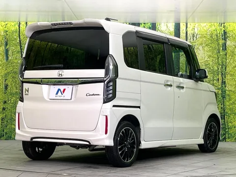 Honda N-BOX Custom