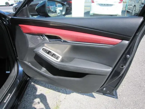 Mazda MAZDA3 Fastback