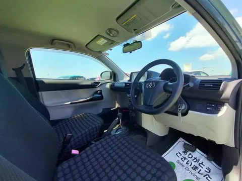 Toyota iQ