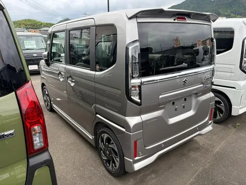 Suzuki Spacia Custom