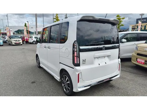 Honda N-BOX Custom