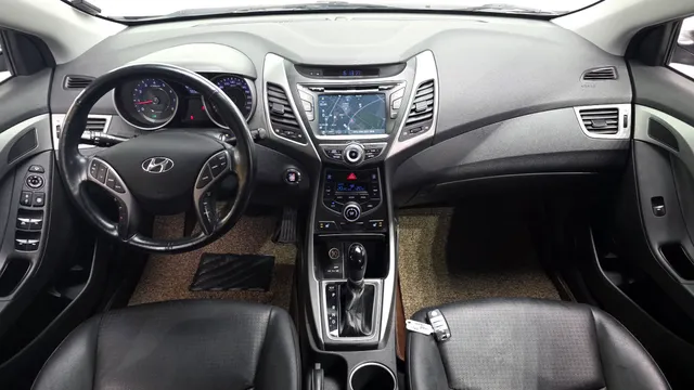 Hyundai Elantra (Avante)
