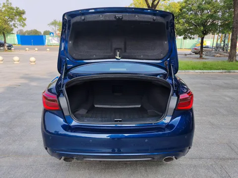Infiniti Q50L