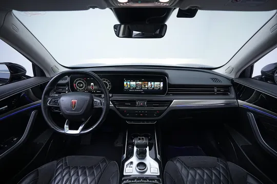 Hongqi HS5
