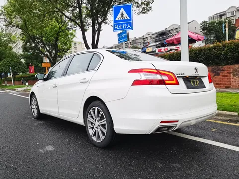 Peugeot 408