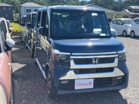 Honda N-BOX Custom