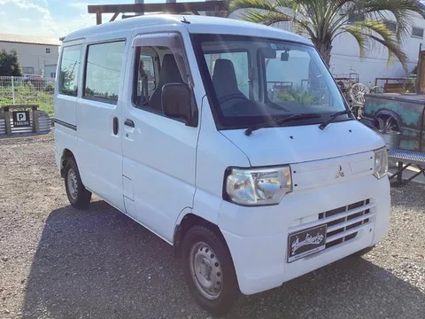 Mitsubishi Minicab Van