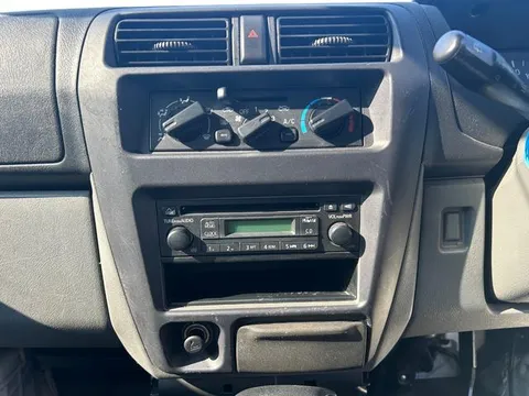 Nissan Clipper Van