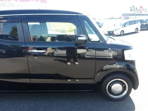 Honda N-BOX Slash
