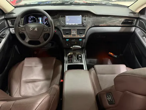 Hongqi H7