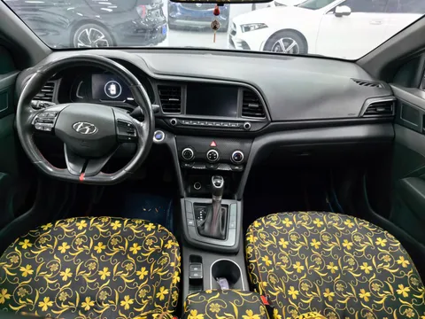 Hyundai Elantra (Avante)