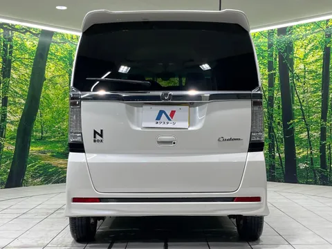 Honda N-BOX Custom