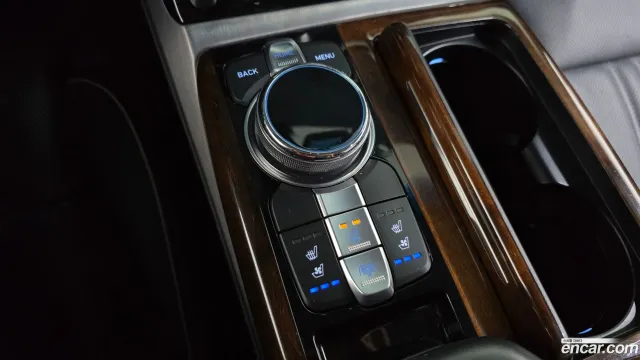Genesis G90 (EQ900)
