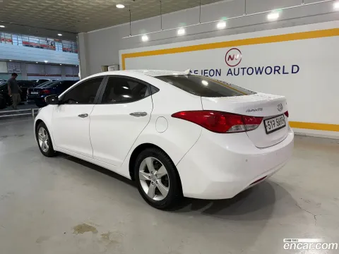Hyundai Elantra (Avante)