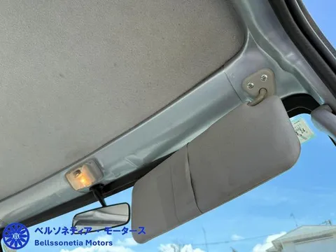 Nissan Clipper Van