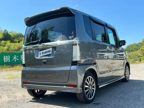 Honda N-BOX Custom