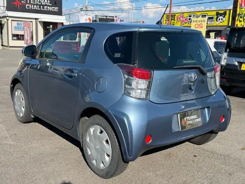 Toyota iQ