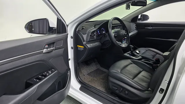Hyundai Elantra (Avante)