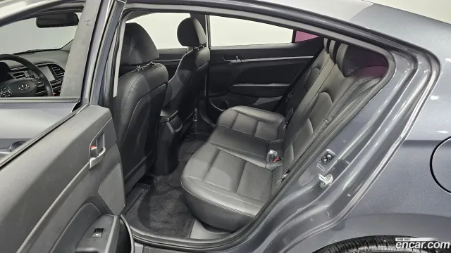 Hyundai Elantra (Avante)