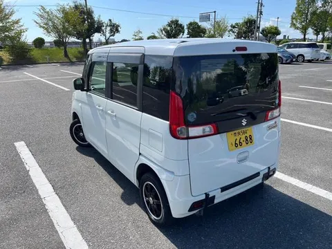 Suzuki Spacia