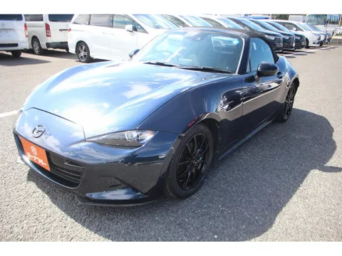 Mazda MX-5 (Roadster)