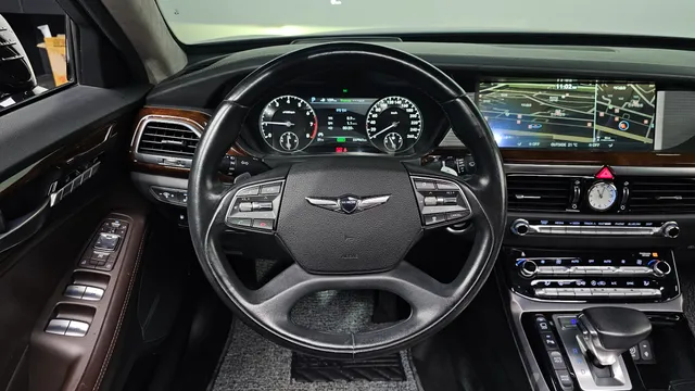 Genesis G90 (EQ900)
