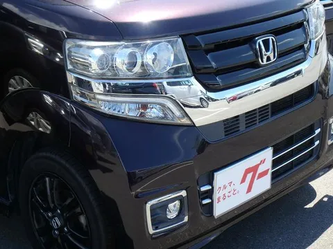 Honda N-BOX Custom