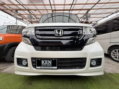 Honda N-BOX Custom